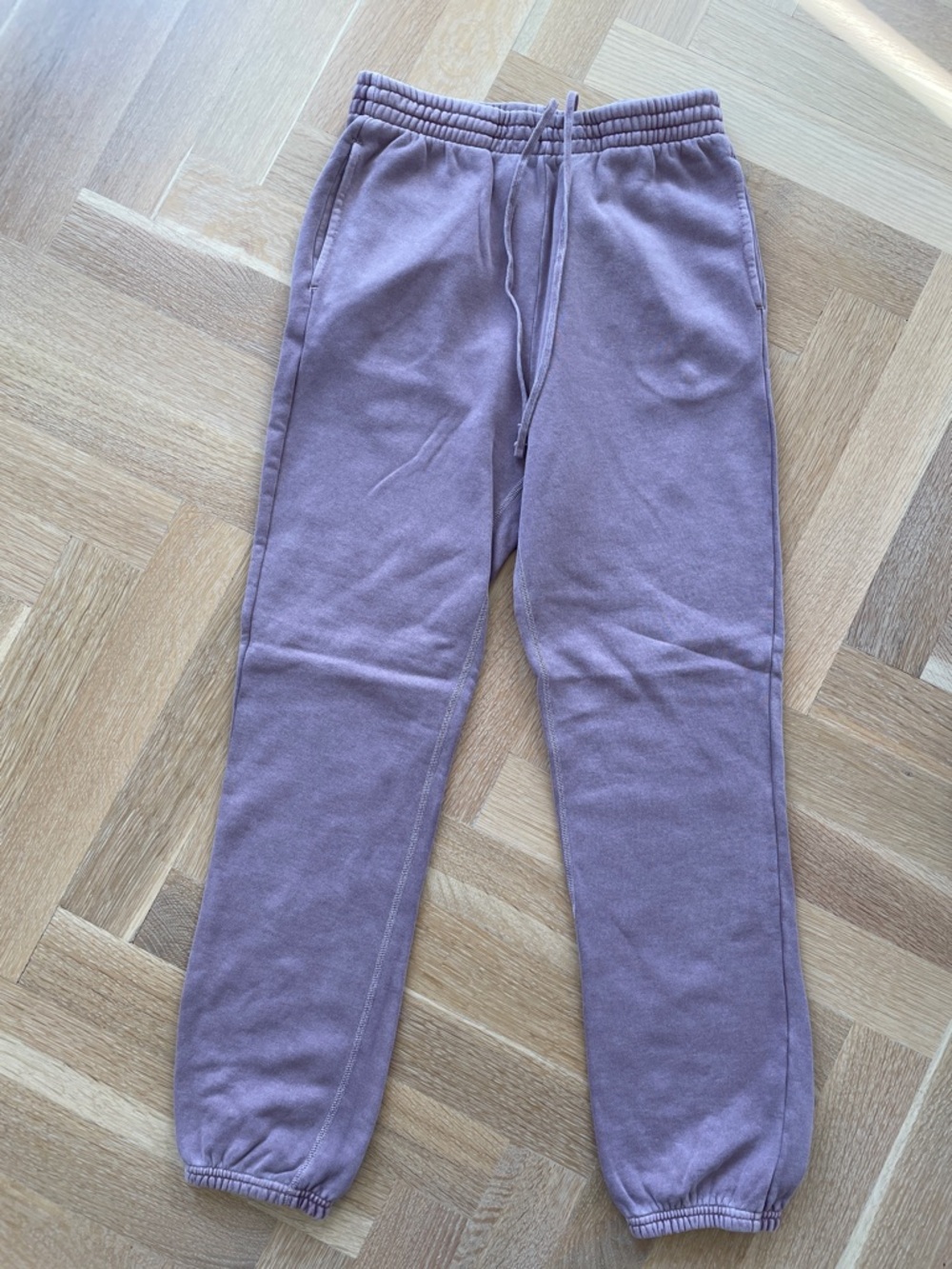 John Elliott Interval Sweats in Washed Bordeaux size 1 small
